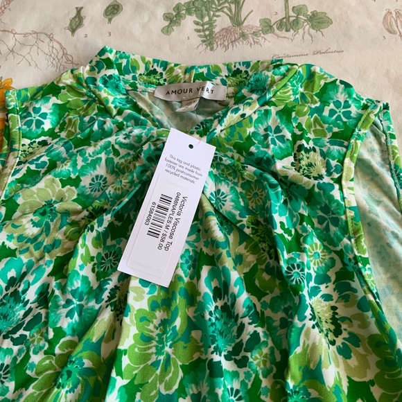 Amour Vert - Green sleveless top - NWT - M - Picture 7 of 8